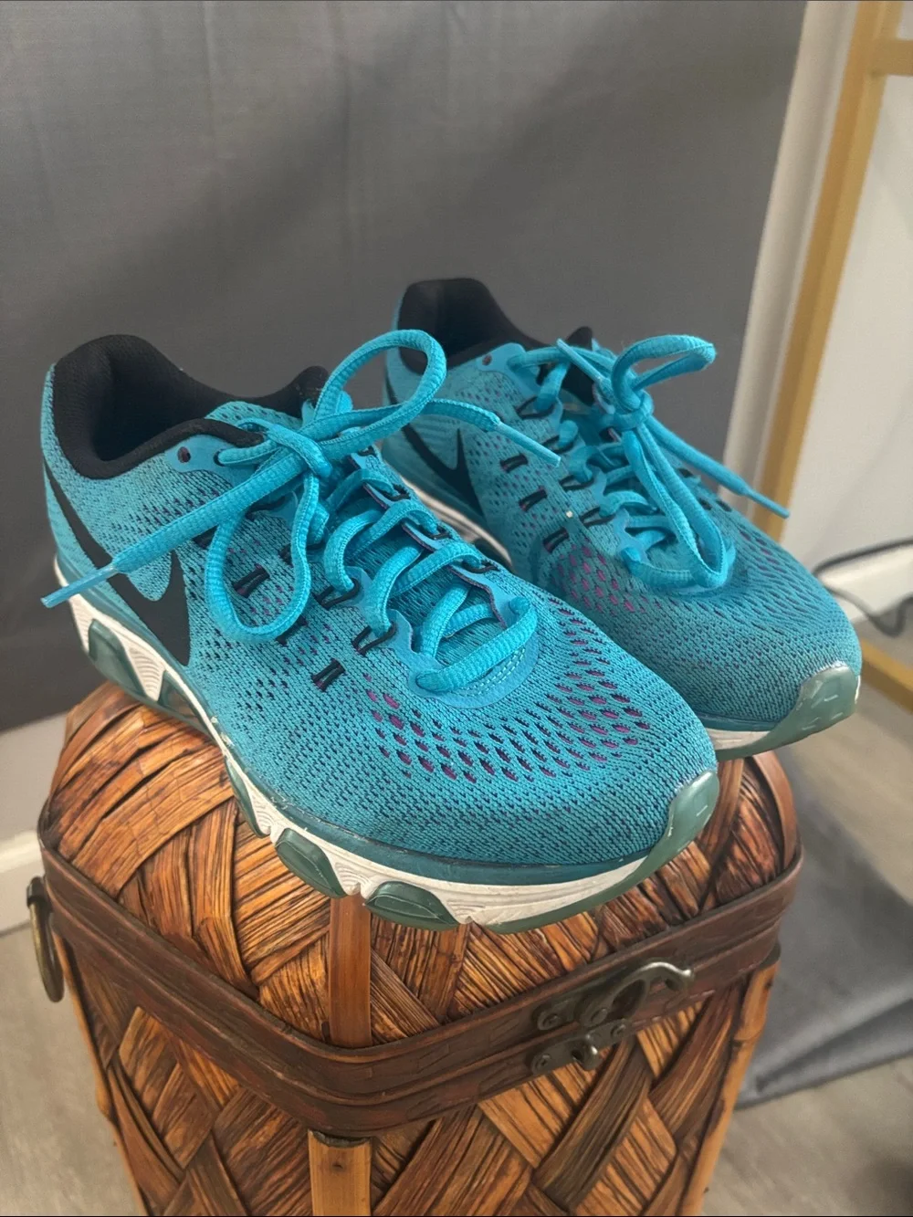 Nike Women's Teal Athletic Running Shoes